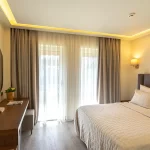 casa-luna-hotel-alacati-cesme-butik-otel-deluxe-fransız balkonlu-oda-02