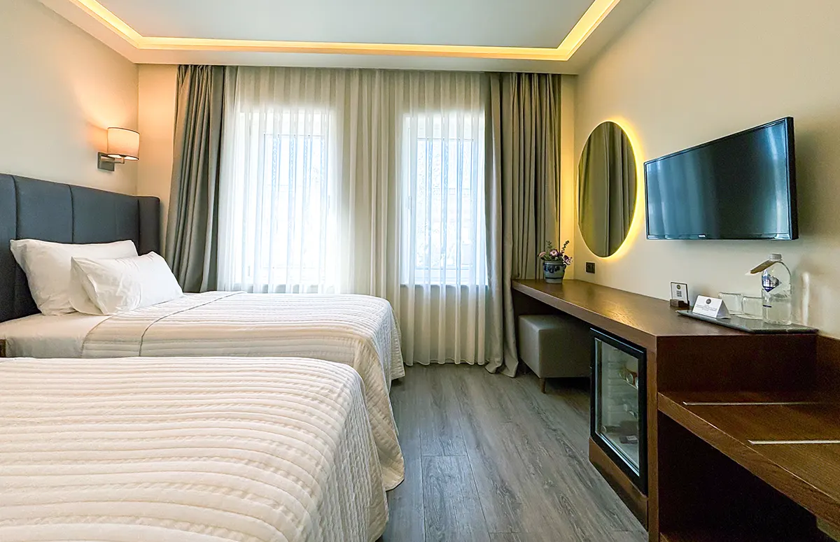 casa-luna-hotel-alacati-deluxe-iki ayri-yatakli-oda-03